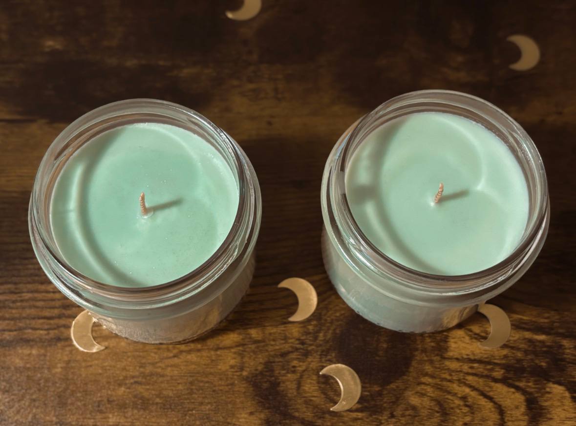 La Bicoque des Cinq, bougie, sous-bois clair